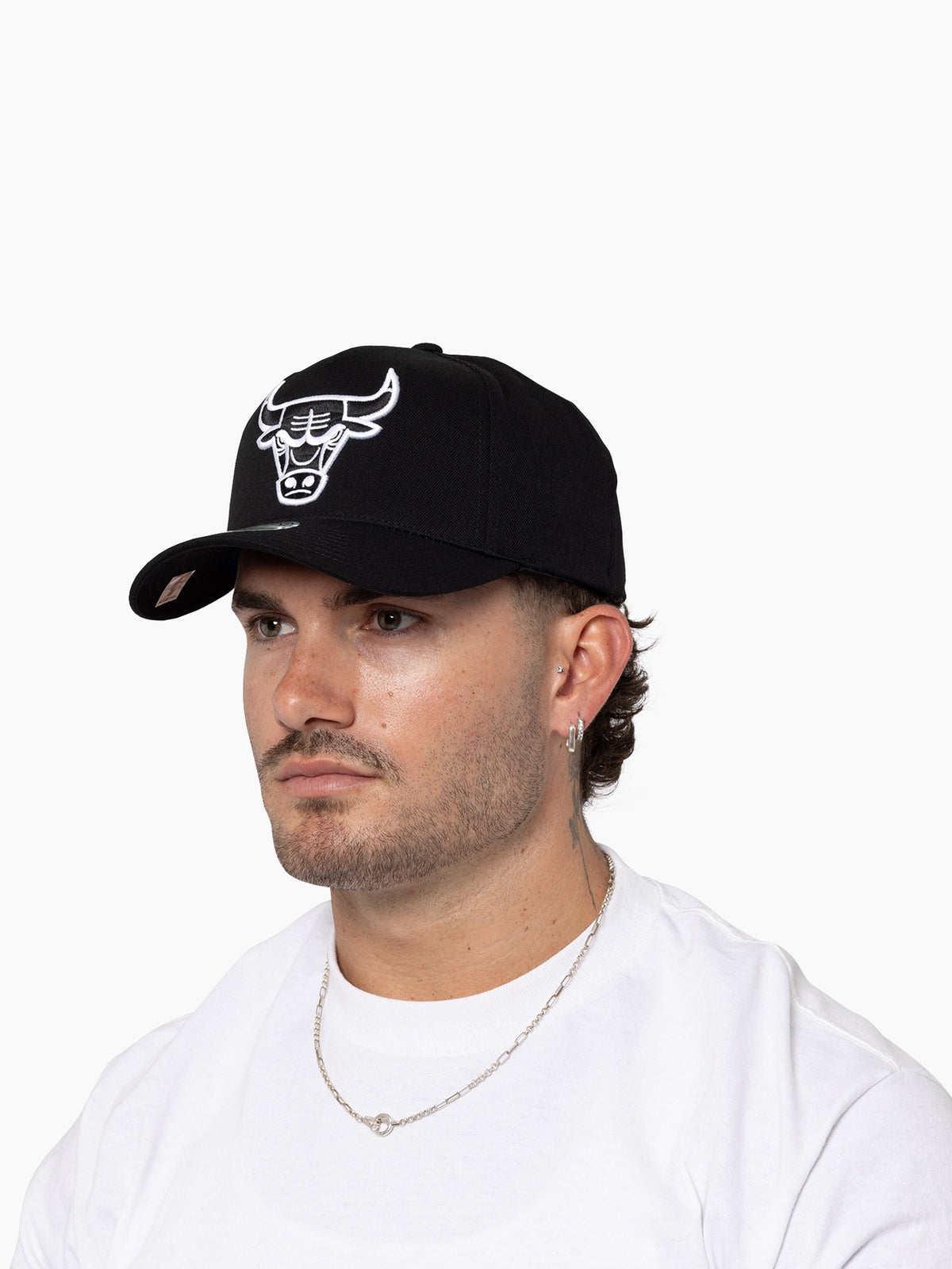 MITCHELL & NESS 110 Flex Fit Snapback Black and White Bulls