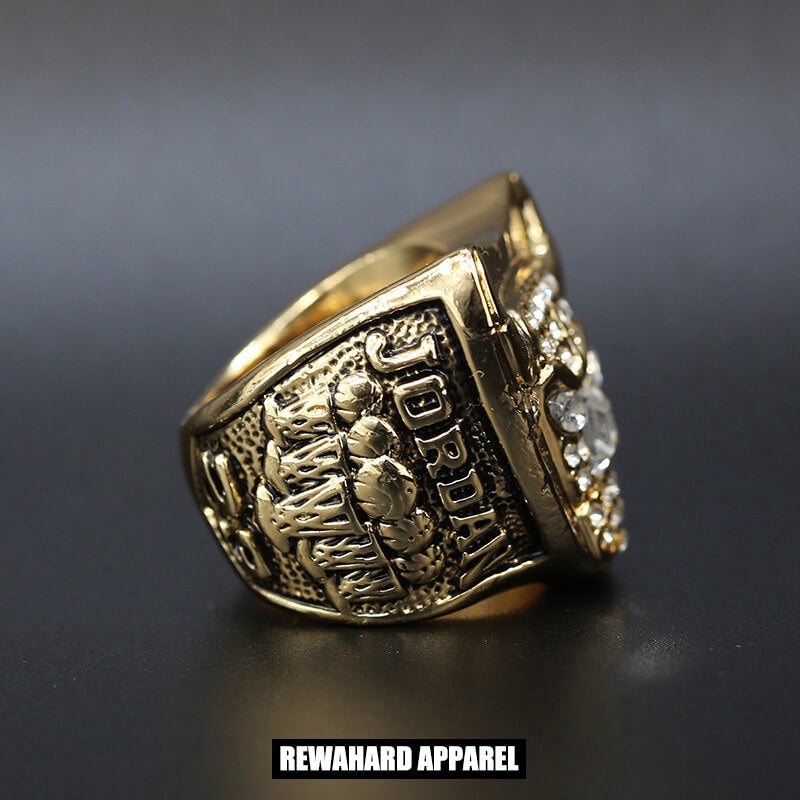 NBA - Gold Bulls championship rings - Jordan